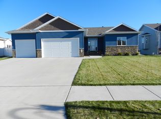 4298 53rd St S, Fargo, ND 58104
