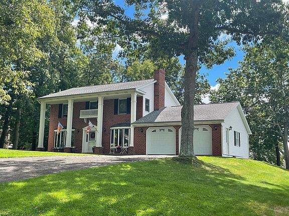 3rd image of 31 King Point Cir N
