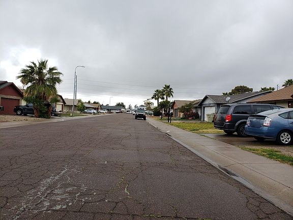 4th image of 6611 W Altadena Ave
