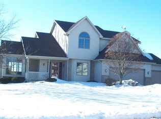 925 Lexington Way, Waunakee, WI 53597