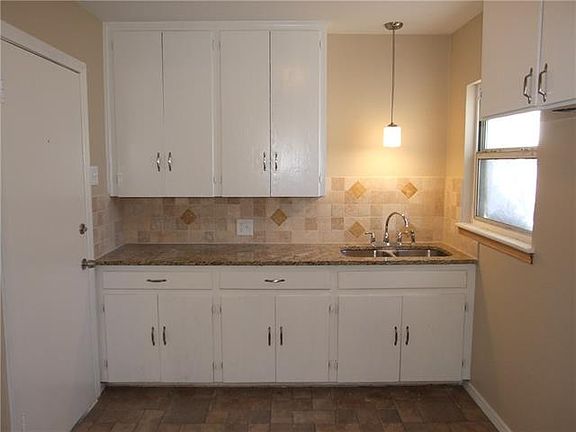 4th image of 2967 Shadow Wood Dr