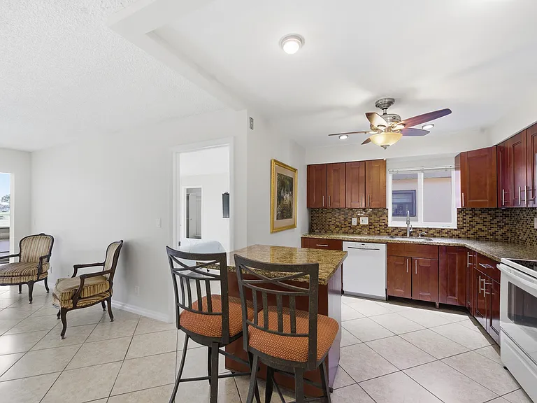 129 Piedmont Way #C — Photo 11