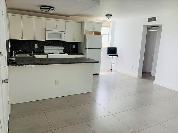 5th image of 1801 S Treasure Dr APT 125