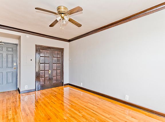 3rd image of 846 W Montrose Ave APT 310