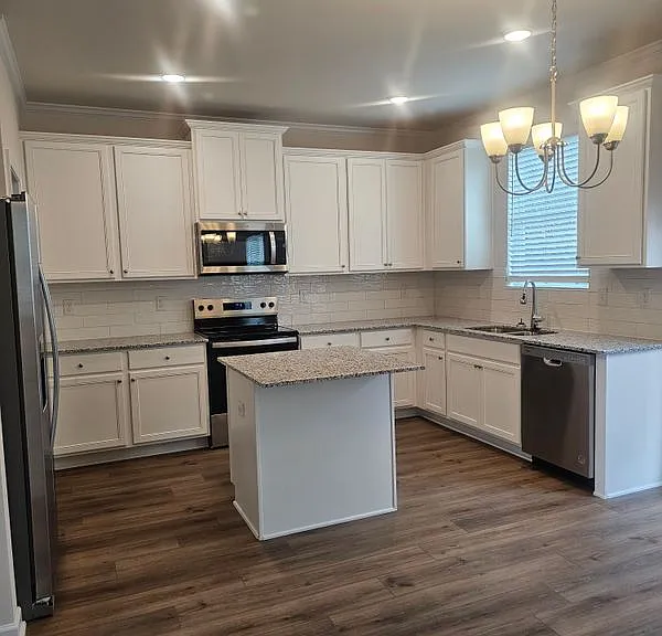 831 River Gardens Dr — Photo 2
