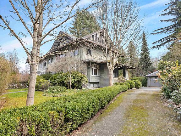 2nd image of 3924 Pine Cres