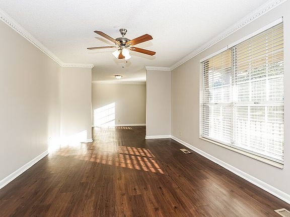 5th image of 376 Clearlake Dr W