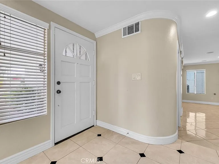 1070 Cannon Rd — Photo 11