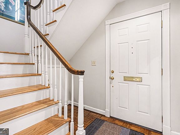 4th image of 1479 Leafview Rd