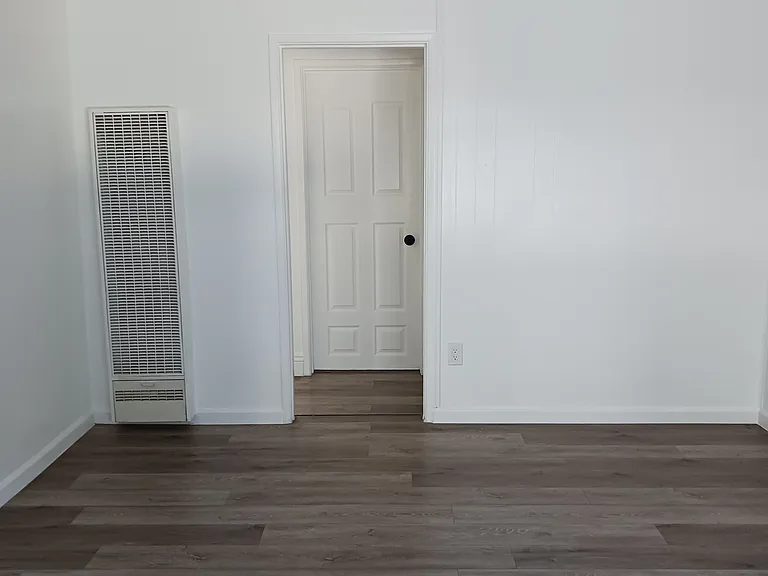 14132 Vanowen St #3 — Photo 2
