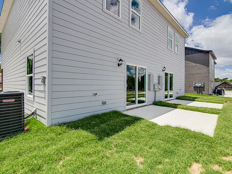 3329 Eastland St — Photo 26