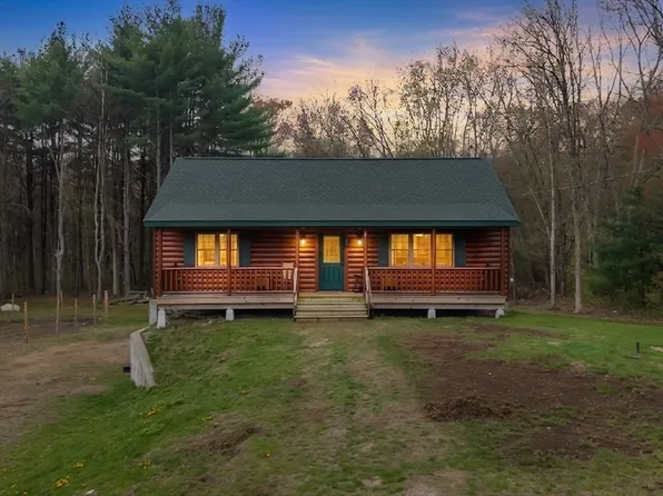 22 Carpenter Rd, Dudley, MA 01571