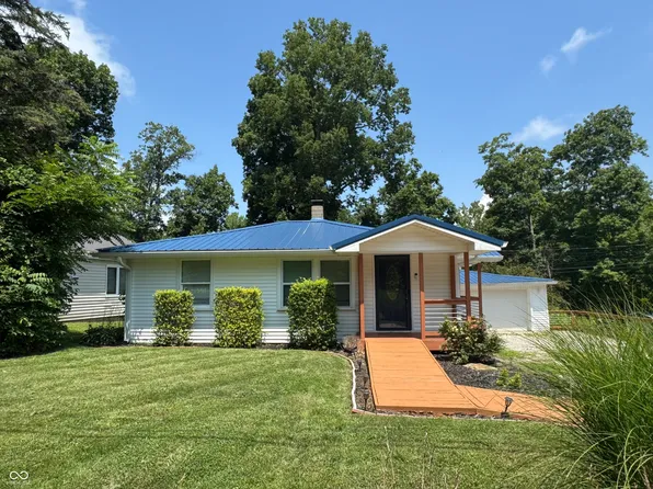 304 E Hoover Dr, Nineveh, IN 46164