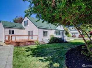 215 N 6th St, La Conner, WA 98257