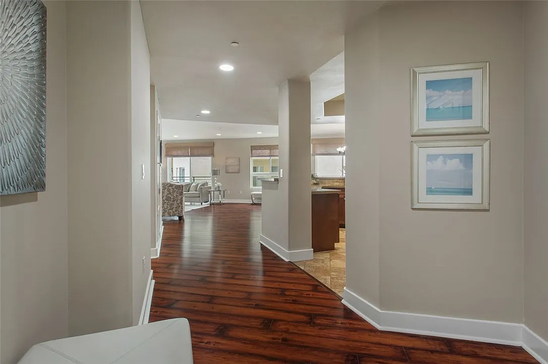 3 bed, 2.5 bath, 1790 sqft, $3,980 — Photo 3