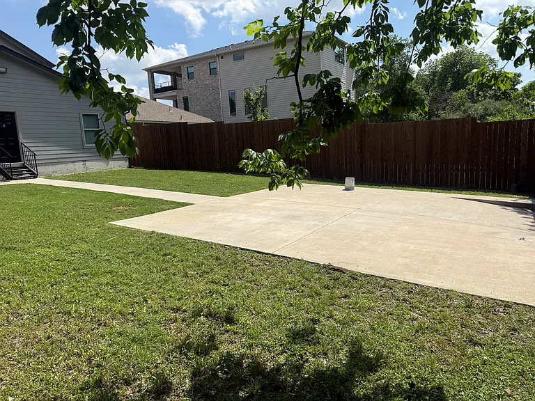 2311 Vagas St #D — Photo 5