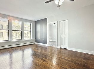 1625 W Howard St APT 302, Chicago, IL 60626