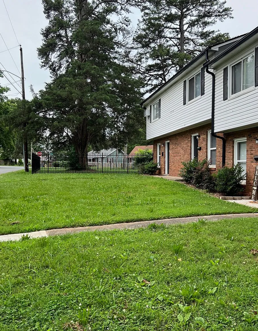 2 bed, 1.5 bath, $1,390 — Photo 3