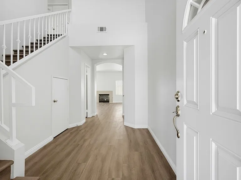 811 N Turner Ave #10 — Photo 2