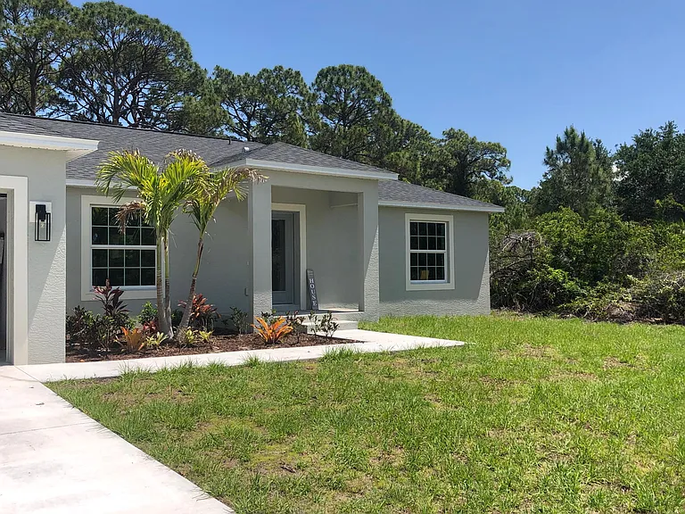 12286 Gulfstream Blvd — Photo 2