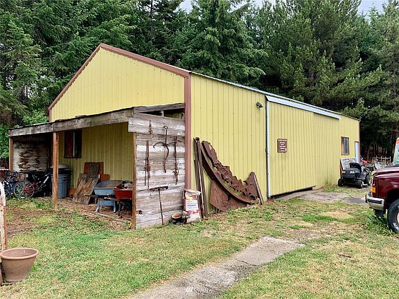 3rd image of 261 Notcho Ln