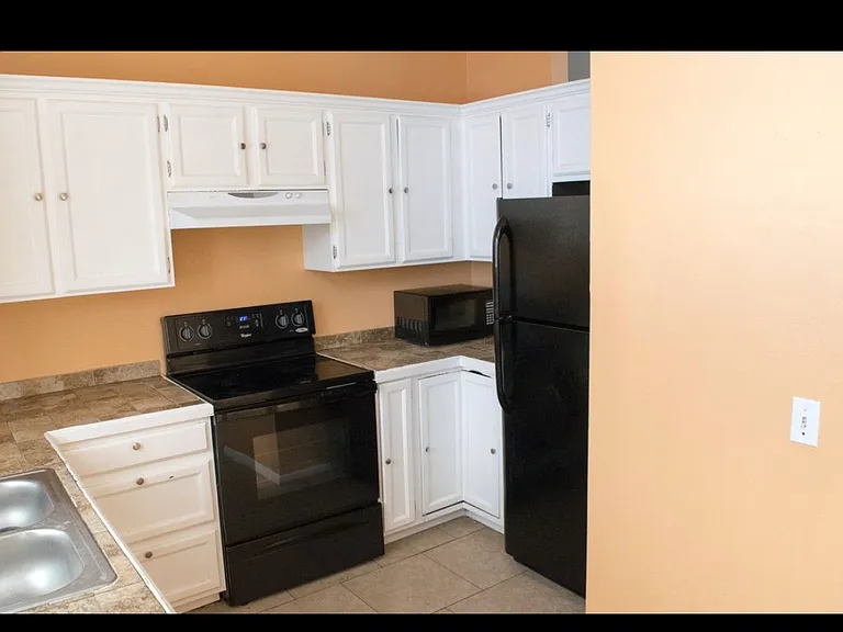 3755 Genoa Cir #C — Photo 7