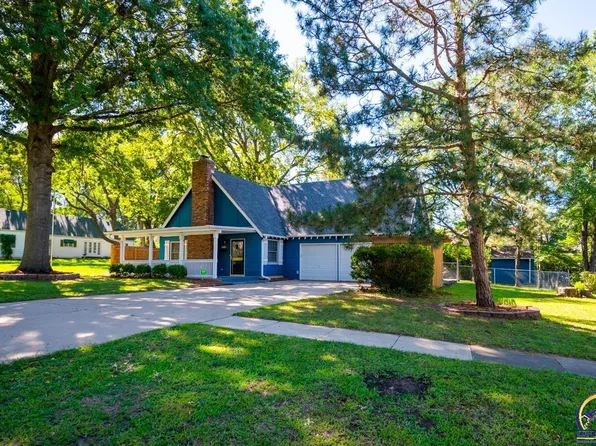 4919 SW 19th St, Topeka, KS 66604