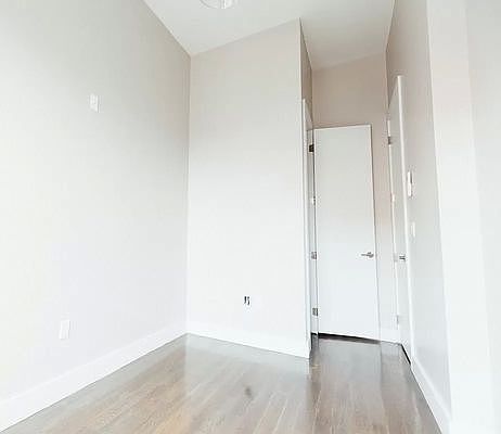 5th image of 1491 Gates Ave APT 3