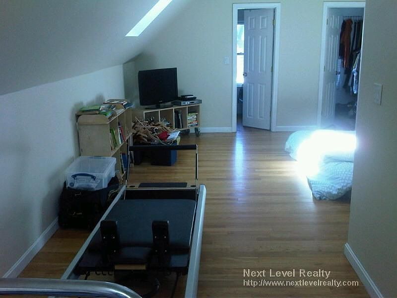 1st image of 32 Essex Ave