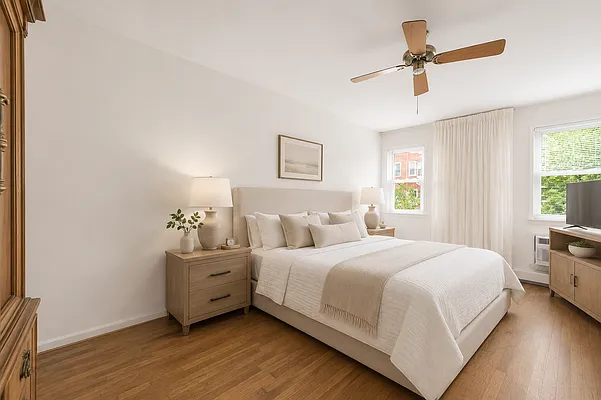 Bedroom, photo 1