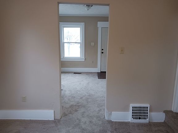 5th image of 133 Cuyahoga Falls Ave