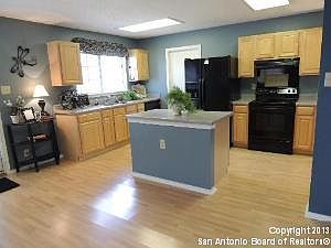 4th image of 3931 Knollwood