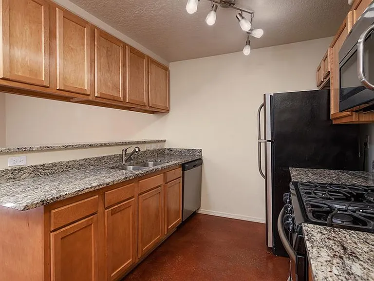 ZIA Townhomes — Photo 9