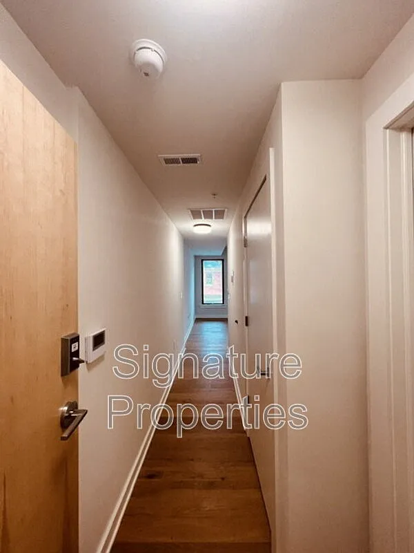1 bed, 1.0 bath, 542 sqft, $999 — Photo 4
