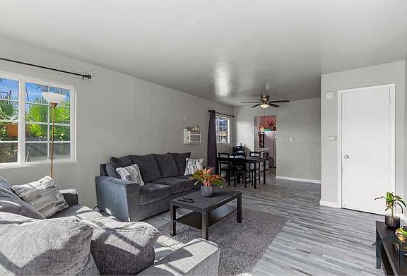 3rd image of 432 Claydelle Ave