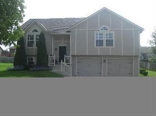 613 SE Jonathon Ave, Lees Summit, MO 64063