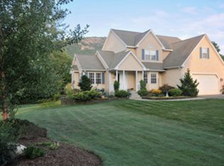 25 Brook St, Easthampton, MA 01027