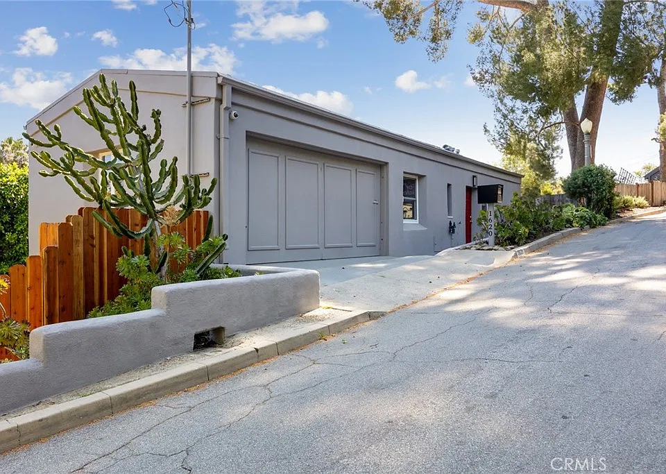 1620 Ina Dr
