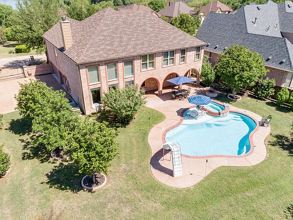 2nd image of 5725 Lakeside Dr