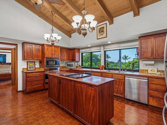 3rd image of 634 Laniolu Pl