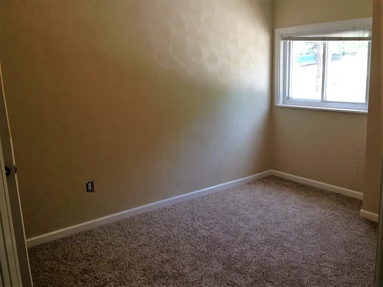 651 Chess St — Photo 15