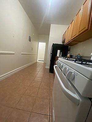 1st image of 78 Hawthorne St #13