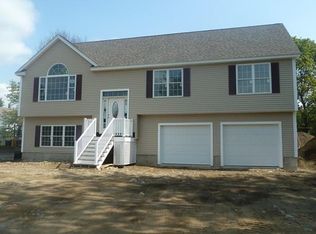 43 Thornton Ave, Methuen, MA 01844