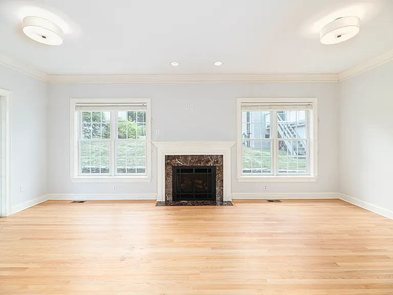 41 Harold St #B — Photo 6