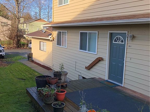 3rd image of 1416 Baker Ave #A
