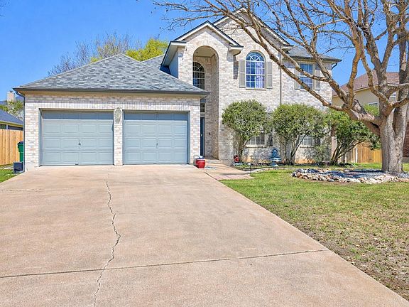 2nd image of 1109 Pebble Brook Rd