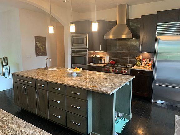 High end kitchen, great for chefs and parties