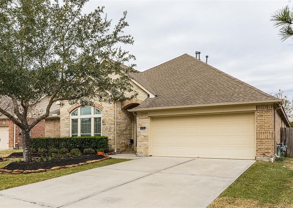1st image of 6096 Scarborough Ln