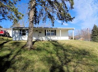 16 Orchard Cir, Blanchester, OH 45107