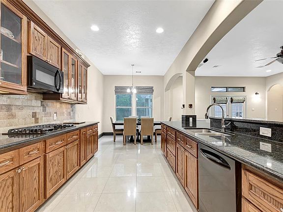 5th image of 7106 Japonica St